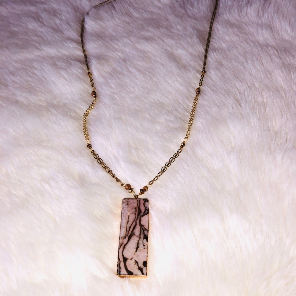 NWT / Stone Pendant Necklace